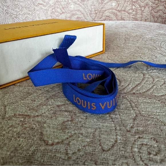 Louis Vuitton Gift Box and Receipt Holder Set with Ribbons - Picture 13 of 14